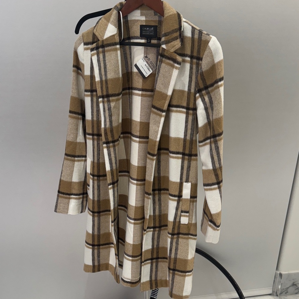 Stylish Plaid Trench Coat in Tan and White